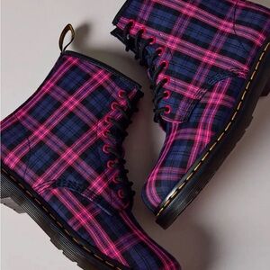 Doc Martens 1460 LIMITED EDITION Pink Tartan Plaid size 9 Lace Up Combat Boots